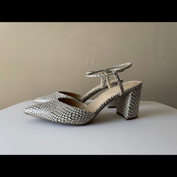 Shoes - Pointed toe block heel